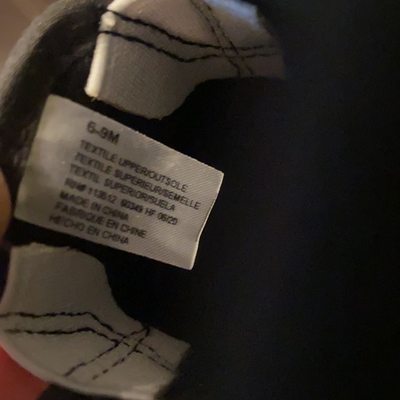 Mickey Mouse slippers 5 for $20 💰 - Picture 5 of 5